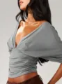 Detailansicht des sexy V-Ausschnitt Fledermausärmel Crop-Tops mit gerafftem Taillendesign. - S / Oberteile / Grau