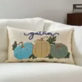 Fodera per cuscino ricamata con zucca autunnale per la decorazione della festa. - 30x50cm (Solo Federa) / Tre zucche blu