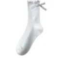 Calcetines de media pantorrilla blancos con volantes y lazo, variante de algodón suave. - Talla única / Blanco puro