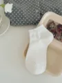 Chaussettes courtes blanches pour femmes, chaussettes de cheville côtelées style japonais - Taille unique / Blanc