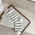 Calcetines de media pantorrilla a rayas blancas y negras para mujer, algodón vintage. - Blanco