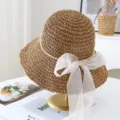 Sombrero de paja para mujer con banda de perlas y lazo grande para vacaciones de verano. - M (56-58cm) / JS7004-8 café