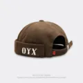 Retro braune Kord Docker Cap mit Oyx Stickerei, stylische minimalistische Streetwear Mütze. - M (56-58cm) / Kaffeebraun