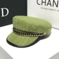 Chic berretto newsboy in tweed verde da donna con catena elegante e visiera in pelle nera. - Regolabile / Verde