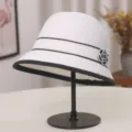 Cappello di paglia estivo da donna elegante cappello da sole bianco con nastro nero. - M(56-58cm) / Bianco