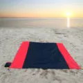 Wasserdichte Outdoor Picknickdecke tragbare klappbare Strandmatte mit Tasche für Camping. - 140*200cm / Schwarz-Rot mit Doppelrot