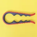 Multifunktionaler 4-in-1 Flaschenöffner Rot und Grau Rutschfester Küchen Dosenöffner - Rot