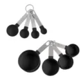 Set di 8 tazze e cucchiai misuratori in plastica nera e acciaio inossidabile per cucina. - Nero