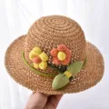 Kinder Strohhut mit niedlichen Stoffblumen, atmungsaktiver Sommersonnenhut für Jungen und Mädchen. - 1-5 Jahre (48-52 cm) & Einheitsgröße (mit Windschutzseil) / Kaffeebraun