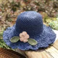 Dunkelblauer Häkel-Strohhut mit handgemachten Blumen Blättern Damen Sommer Strand Reise Sonnenschutz. - M (56-58cm) / Dunkelblau