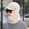 Herren Winter warm gestrickte Mütze und Schal Set mit Ohrenklappen dick gefütterte Kappe - Einheitsgröße / Gebrochenes Weiß