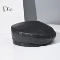 Vista detallada de boina de cuero PU negro con logotipo M de metal, sombrero retro británi - M (56-58cm) / Negro