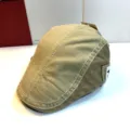 Classic khaki casual flat cap for men and women, stylish outdoor retro beret hat. - S (54-57cm) / Men's Beret with Small White Stripes (Light Khaki)