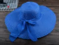 Blauer Strohhut mit breiter Krempe und Schleife, perfekter Sonnenschutz Sommer Strandhut. - M (56-58cm) / Saphirblau