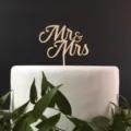 Wooden Mr & Mrs cake topper for wedding, romantic Valentine's Day party and sweet dessert table. - Style 1