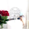 Cake topper Joyeux Anniversaire en bois pailleté avec design de rose et cœur pour fête. - Style Cœur Rond Rose / Argent