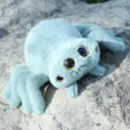 Cute four-eyed spider plush toy fluffy cartoon doll bag pendant crawling doll gift decor. - 16cm / Green