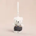 Weißer Plüsch Teddybär Schlüsselanhänger mit Jeans-Latzhose, süßer Taschenanhänger. - Weißer Latzhosen-Bärenanhänger Ca. 16cm/50g / Größe wie in Farbe gezeigt