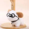Süßer flauschiger Plüsch Hund Schlüsselanhänger mit Brille, weicher Taschen Anhänger - Welpe mit Brille - 10 cm - Weiß-Braun