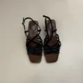Vue détaillée des sandales à talons hauts et bout carré pour femmes, lanières noires et semelle. - 35 / KML-911-1 noir [hauteur du talon 5cm]
