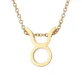 Gros plan du pendentif collier signe astrologique Taureau dore avec chaine delicate detail. - Acier / Zodiaque Taureau