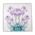 Foulard quadrato in pura seta con stampa floreale di iris viola e bordo elegante. - Narciso Viola