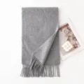 Sciarpa in lana lavorata a maglia tinta unita con frange donna inverno caldo collo grigio - Grigio Medio Chiaro