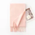 Sciarpa invernale calda in maglia rosa con frange, scaldacollo in tinta unita morbido. - Rosa chiaro