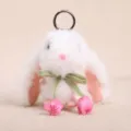 Simpatico portachiavi con coniglio di peluche bianco con tulipano rosa e nastro verde, ciondolo borsa. - Coniglietto tulipano - Bianco