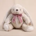 Lapin en peluche assis mignon avec nœud papillon à carreaux rouges, poupée douce - Environ 23 cm/110 g / Lapin assis en fourrure de vison avec nœud papillon - Beige