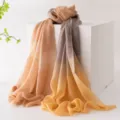 Sciarpa foulard in lana sfumata morbida, accessorio moda elegante per donna raffinata. - Giallo
