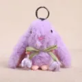 Portachiavi con coniglietto in peluche viola e nastro verde, carinissimo accessorio. - Coniglietto tulipano - Viola