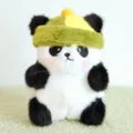 Schattige panda pluche speelgoed pop met groene gele hoed, zacht dier tas hanger speelgoed. - Panda met hoed