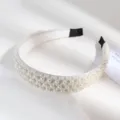 Diadema de perlas barroca elegante para mujeres, aro de pelo ancho blanco con perlas artificiales. - Diadema de Perlas Cruzadas de Tamaños Mixtos / Blanco