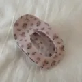 Fermaglio per capelli ovale con fiori rosa dolce accessorio carino per styling quotidiano. - Rosa