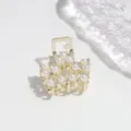 Elegante goldene Legierung kleine Haarkralle mit Kunstperlen für modisches Haarstyling Zubehör. - Perlenkrone (3 cm)