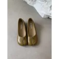 Chaussures plates fendues en cuir souple vert olive, variante de chaussures décontractées. - 35 / Vert Cornichon