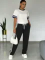 Ensemble de sportswear decontracté pour femme, t-shirt manches courtes et pantalon. - XS / Hauts / Ensembles haut bicolore blanc et bleu + pantalon noir