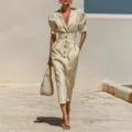 Robe chemise élégante à rayures et col V avec boutons et large ceinture pour l'été chic. - S / Abricot