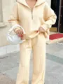 Ensemble deux pièces décontracté pour femme sweat demi-zip et pantalon large en jaune crème. - XS / Haut et Bas / Abricot