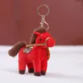 Rotes Plüsch Pferd Schlüsselanhänger süßes Stofftier Tasche Anhänger flauschiges Spielzeug - Junyang Zügel Pony / Rot