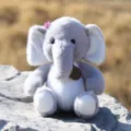 Grazioso peluche elefante grigio con decorazione di fiore rosa come regalo di compleanno per bambini - Elefante con etichetta - grigio