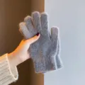 Guanti invernali in maglia soffici grigi da donna, guanti caldi spessi touchscreen. - Tinta Unita Pelo Corto Dita Separate / Grigio scuro
