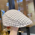 Classico berretto piatto a quadri bianchi e neri, elegante cappello stile vintage per donna. - Berretto Newsboy a Scacchi / Bianco avorio