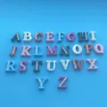 Breloques alphabet demi-strass colorées de 8 mm pour bracelets porte-clés et bijoux DIY. - Multicolore Aléatoire (Sélection par Note)