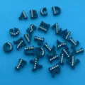 Vue détaillée de charms lettres alphabet en strass noir pour bijoux et bracelets DIY. - Noir (Sélection par Note)