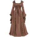 Détail de robe rétro médiévale à capuche, encolure carrée, laçage et manches évasées. - S / Robes / Kaki