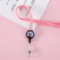 Lanyard retráctil lindo de estilo de dibujos animados con tarjetero para estudiantes. - Rosa