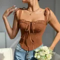 Bruine corset camisole top voor vrouwen met vierkante hals, strikbandjes en vetersluiting. - S / Bruin