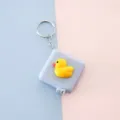 Mini cinta métrica retráctil de pato de dibujos animados llavero portátil cintura - Patito Amarillo